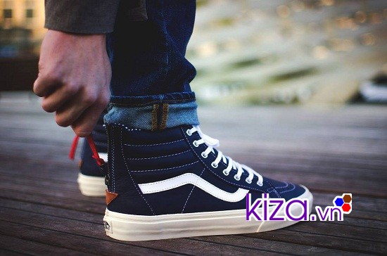 Giày vans SK8 đen rất được lòng giới trẻ 