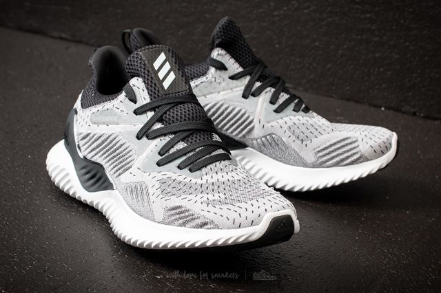 Alphabounce Beyond đôi giày đa năng