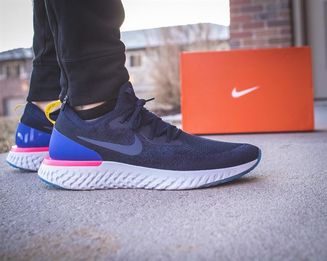 Giày chạy bộ Nike Epic React Flyknit