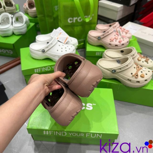 Sục crocs nâu đế cao 5 phân