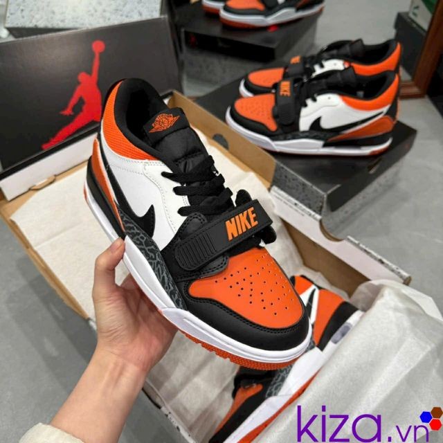 Giày Nike nữ Jordan 3 Retro đen cam