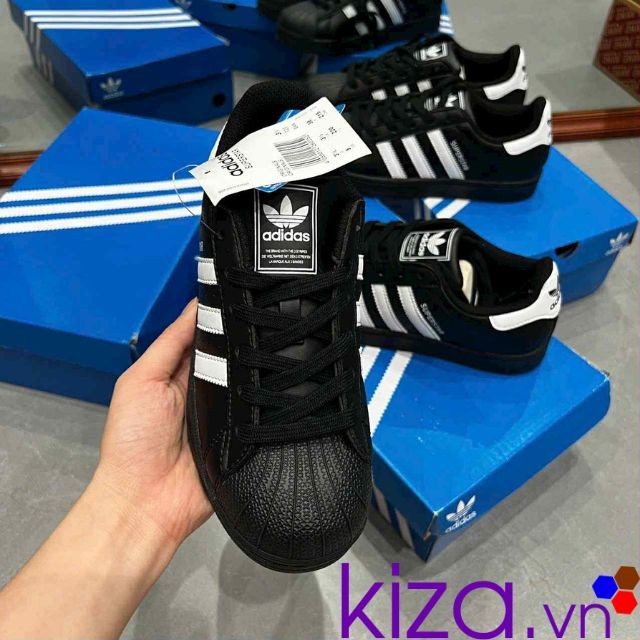 Giày sneaker Adidas Superstar mũi sò màu đen tem trắng
