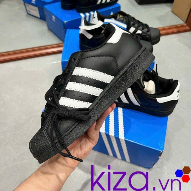 Giày Adidas Superstar mũi sò màu đen tem vàng