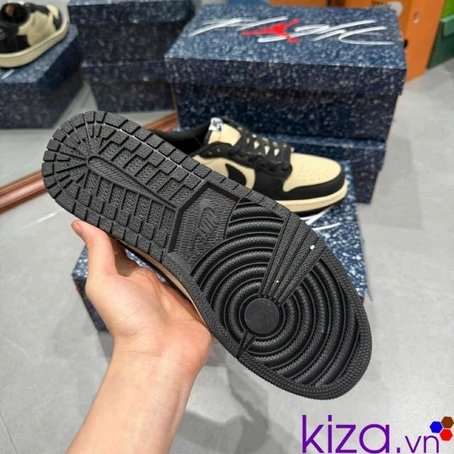 Giày Nike air Jordan Travis đen kem Best