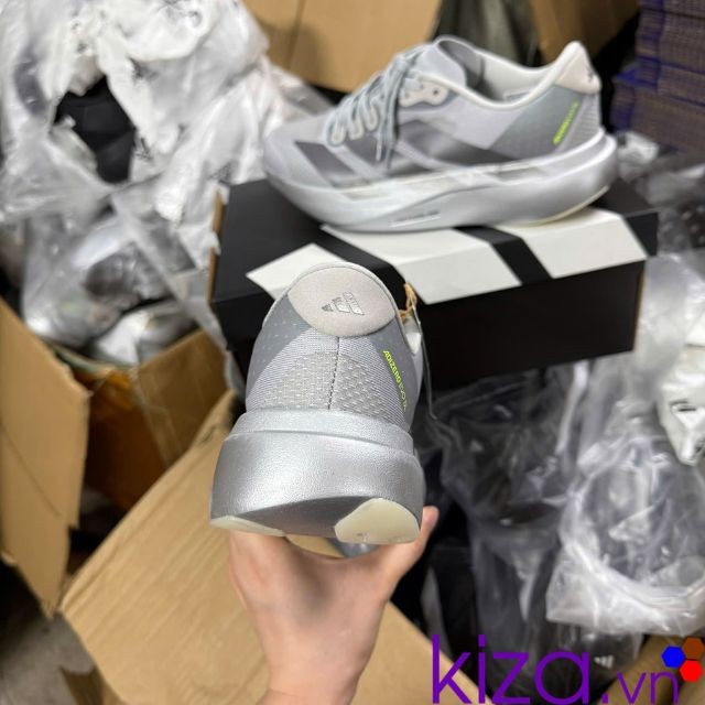 Giày chạy bộ Adidas Adizero màu xám