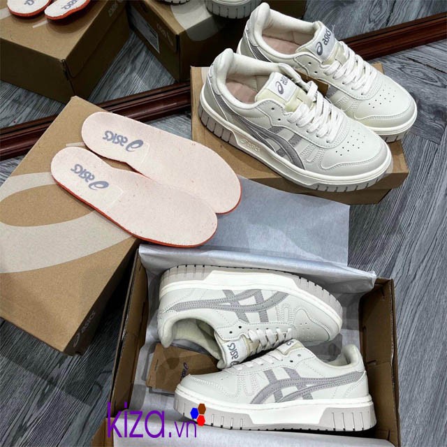 Giày Asics court màu kem