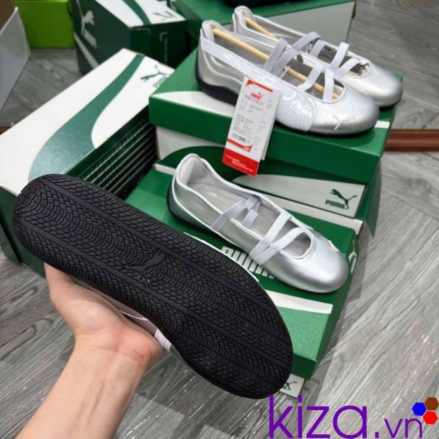 Giày búp bê Puma màu bạc cho nữ