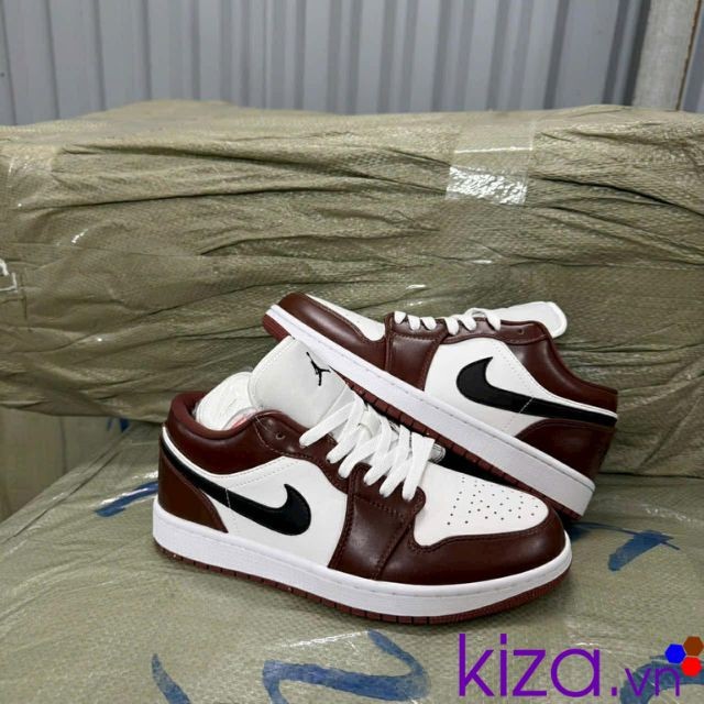 Giày nike jordan thấp cổ màu đỏ mận