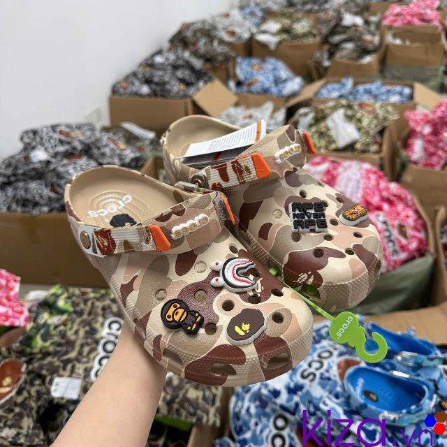 Dép crocs bape màu nâu