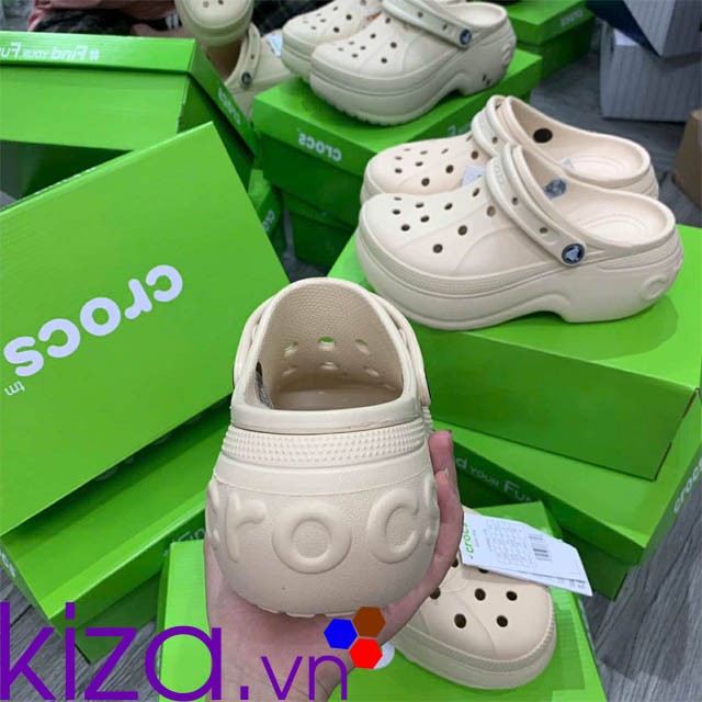 Dép sục Crocs bella béo màu kem cao 7 phân
