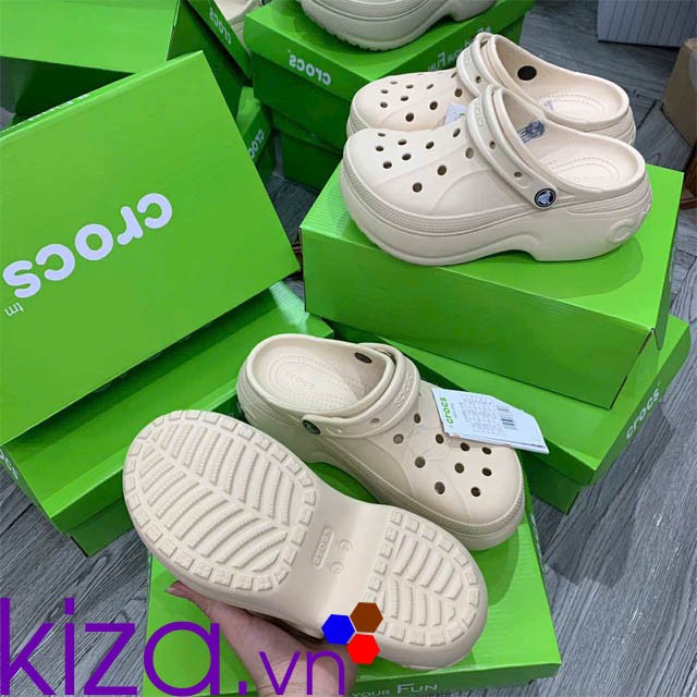 Dép sục Crocs bella béo màu kem cao 7 phân