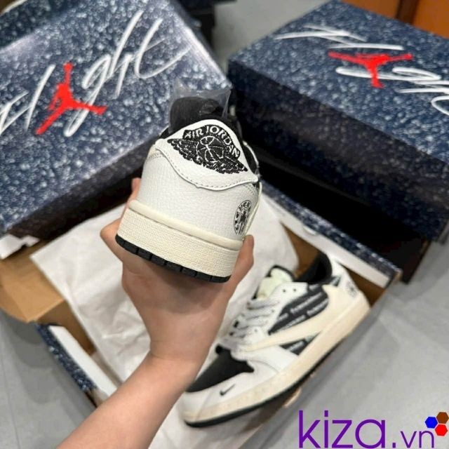 Giày Nike Air Jordan 1 low x Travis Black monogram
