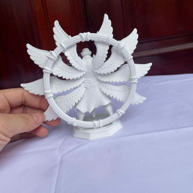 chiến thần nhiều cánh