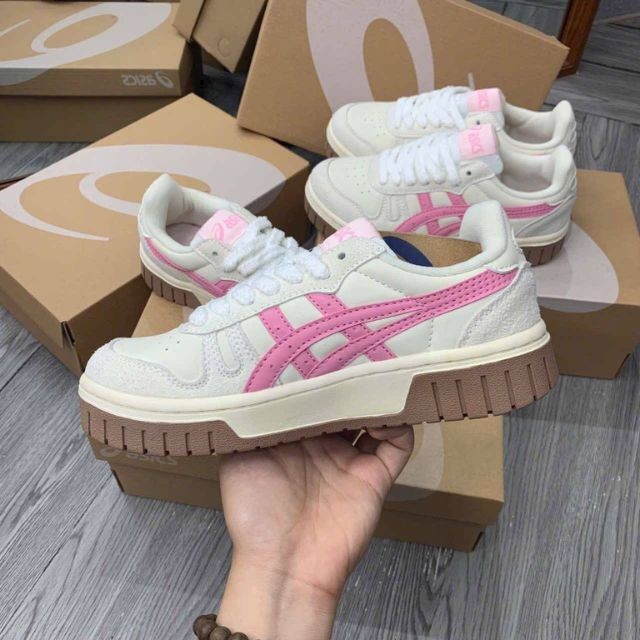 Giày Asics court màu trắng sọc hồng