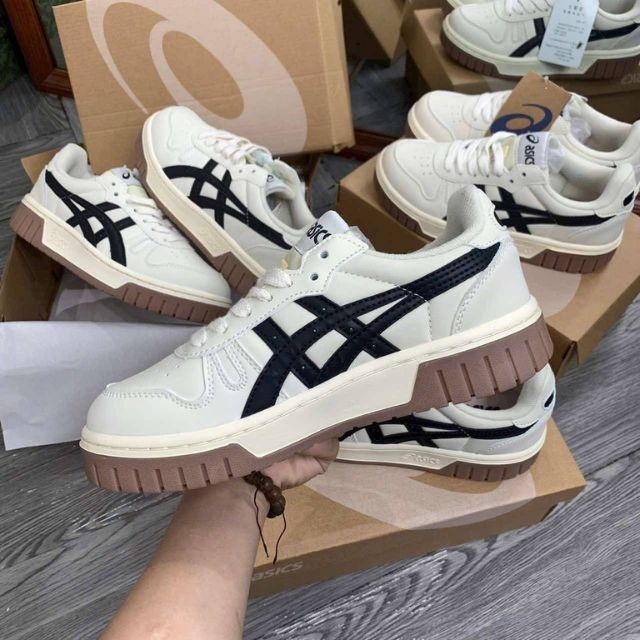 Giày Asics court sọc đen đế nâu Replica