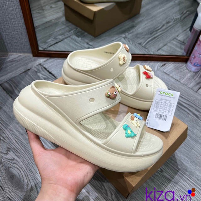 sandal crocs đế cao 7 phân màu kem