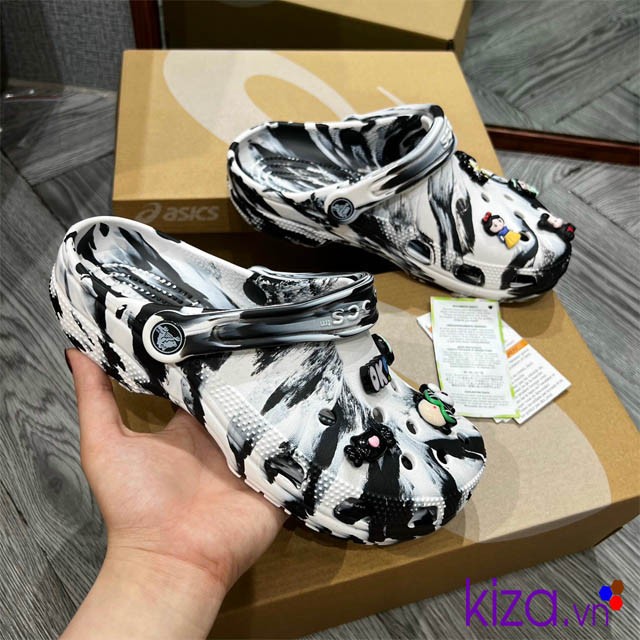 Dép sục crocs đen loang nữ