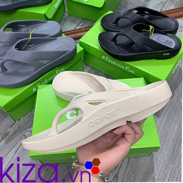 Tông crocs màu trắng