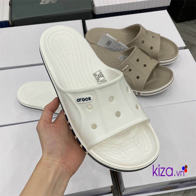 Dép crocs màu trắng