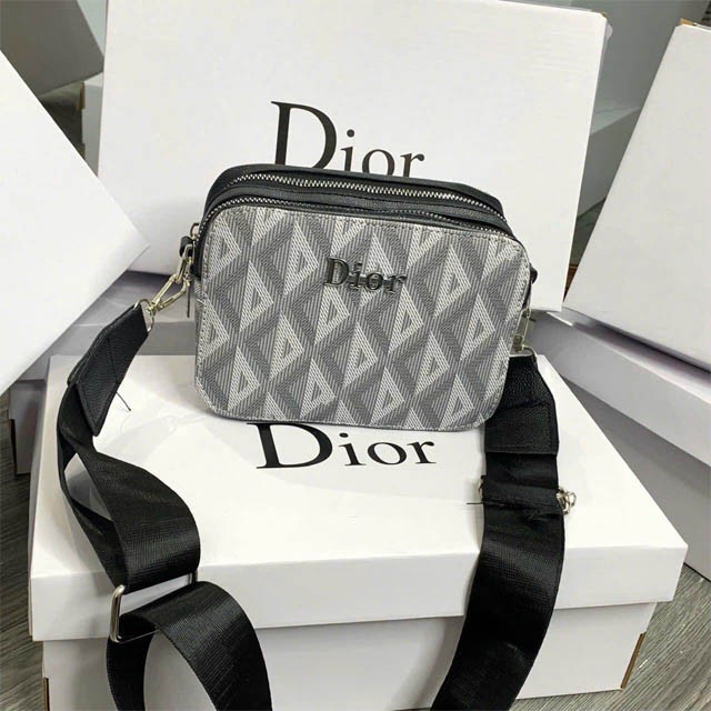 Túi đeo chéo Dior màu xám