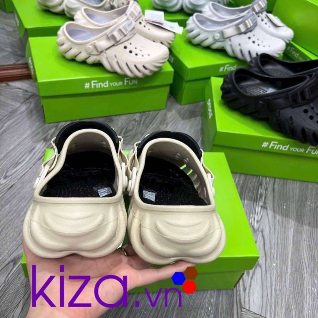 Sục crocs