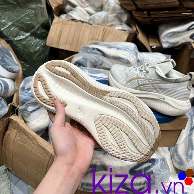 Giày thể thao asics gel nimbus 27