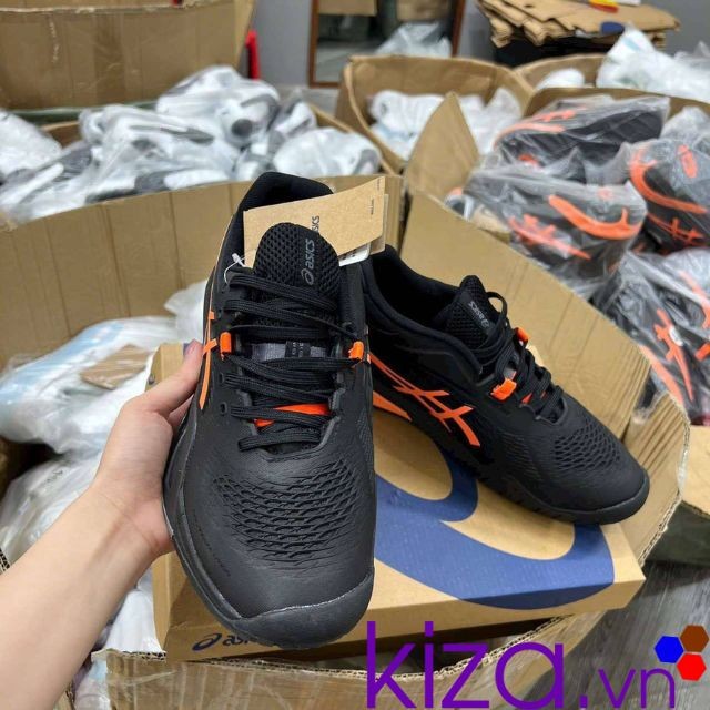 Giày thể thao asics màu đen