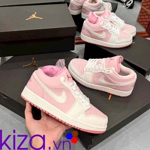 Giày Nike nữ màu hồng kem