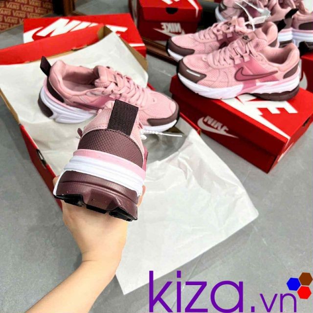 Giày nike nữ màu hồng