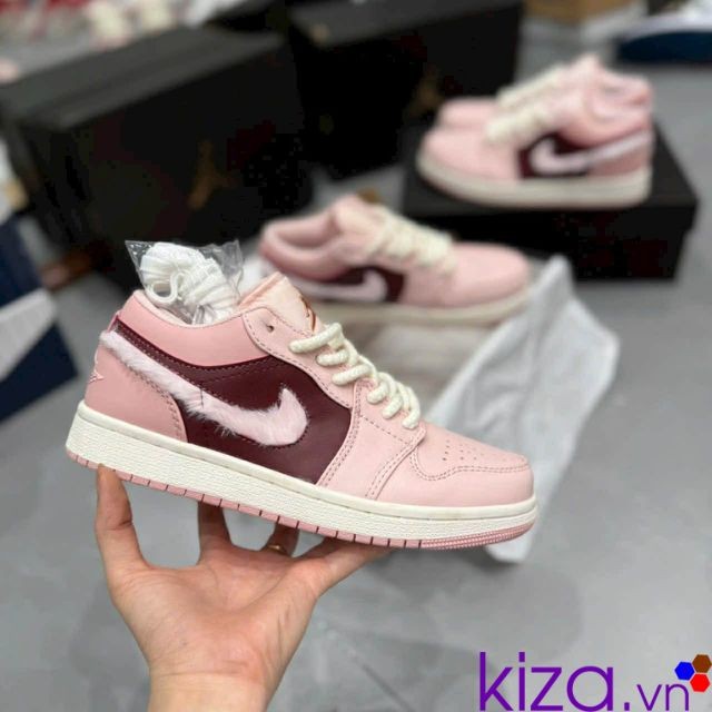 Mua giày nike jordan màu hồng cho nữ