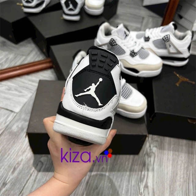 Giày nike Jordan 4 màu trắng đen nữ