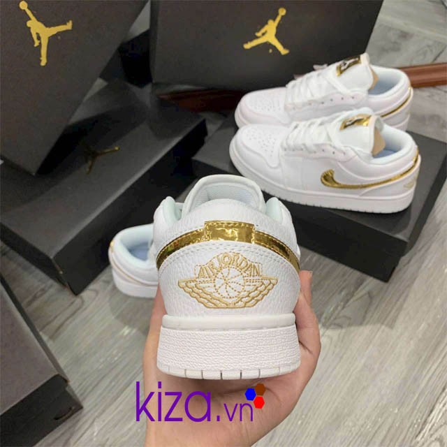 Giày nike jordan màu trắng móc vàng thấp cổ
