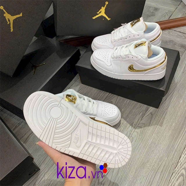 Giày nam jordan màu trắng