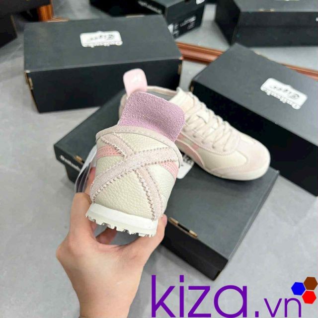 Giày Onitsuka Tiger màu kem kẻ hồng