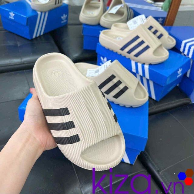 Dép Adidas màu kem 3 sọc đen
