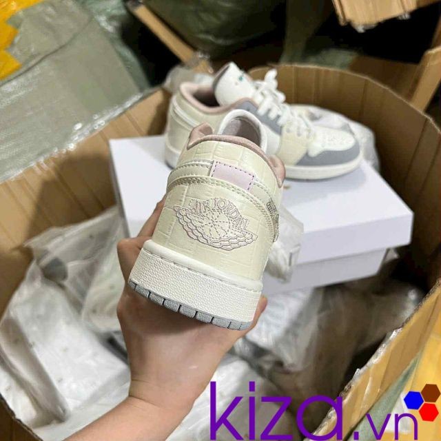 Giày nike kem xanh baby đính đá