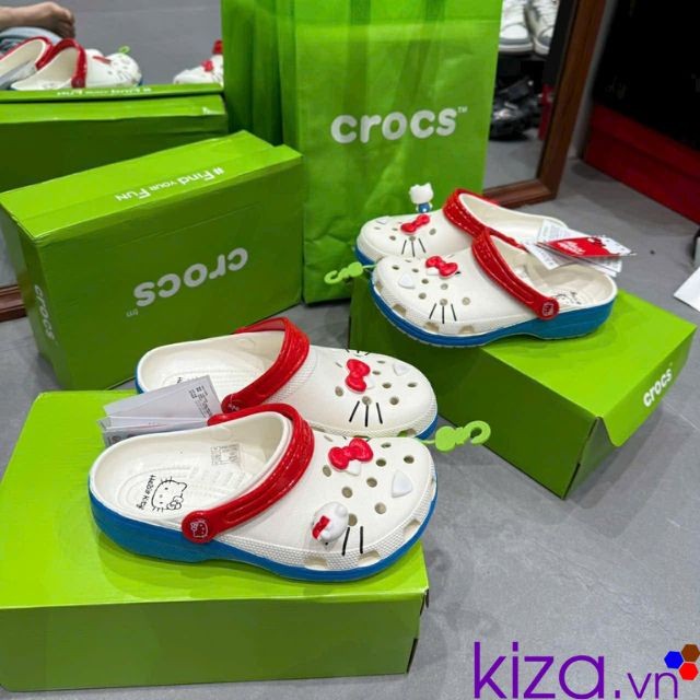 Sục crocs hello kitty
