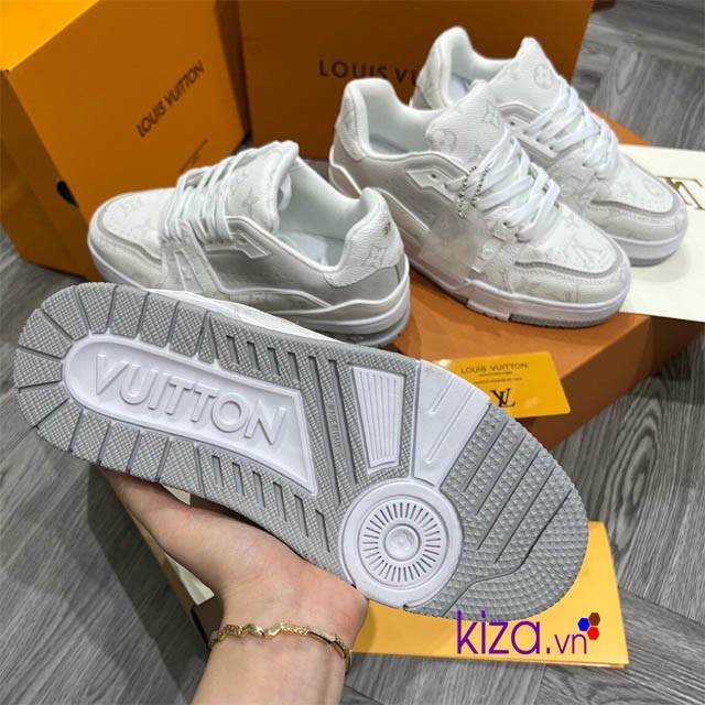 Mua giày Louis Vuitton trắng xám
