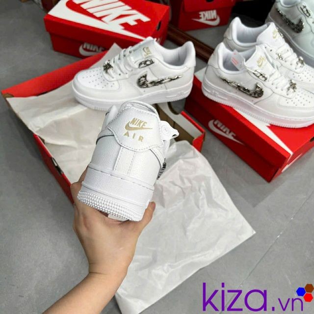 Giày Nike air force màu trắng móc đính đá
