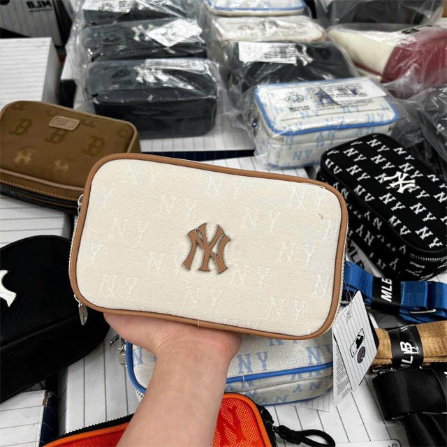 Túi đeo chéo MLB NY trắng