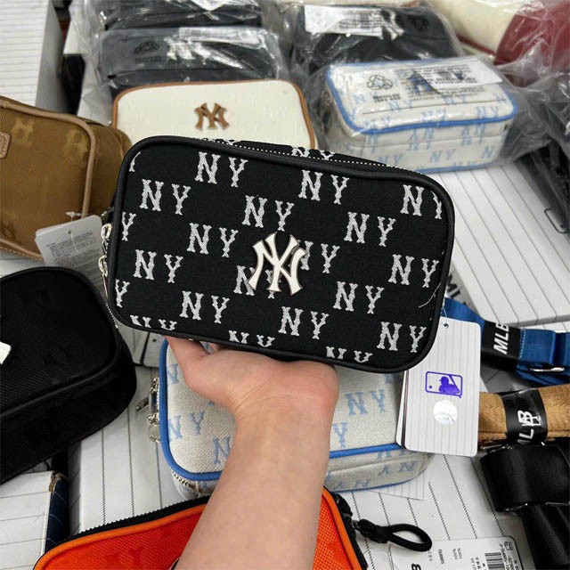Túi đeo chéo MLB NY đen