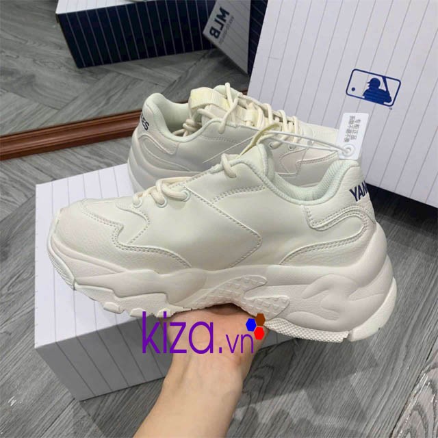 Giày thể thao MLB chữ NY dập nổi