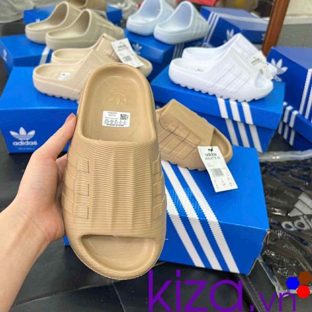 Dép Adidas 3 sọc màu nâu