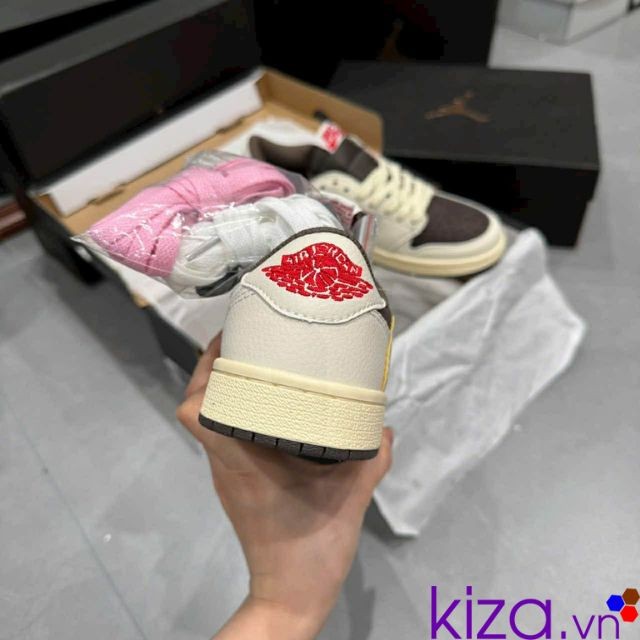 Giày nike travis màu nâu