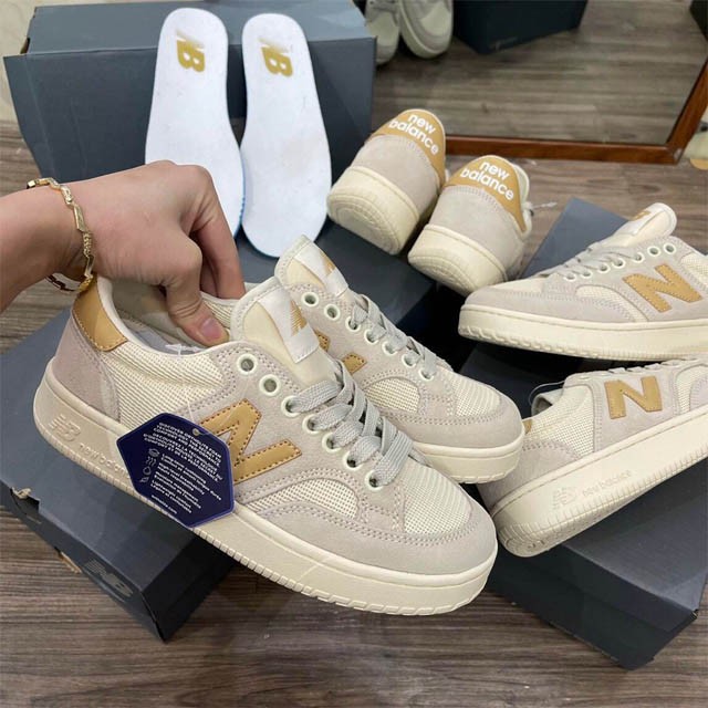 giày Newbalance 2.0 vàng