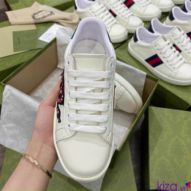 Giày Gucci rắn thêu nam