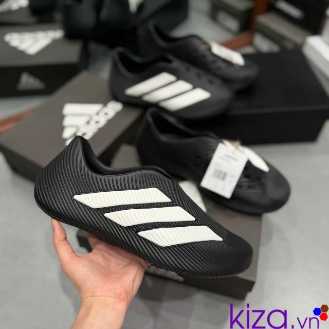 Giày sục adidas