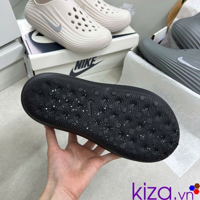 sục nike nữ màu đen