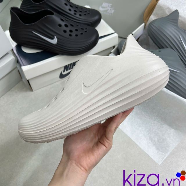 Sục nike màu kem