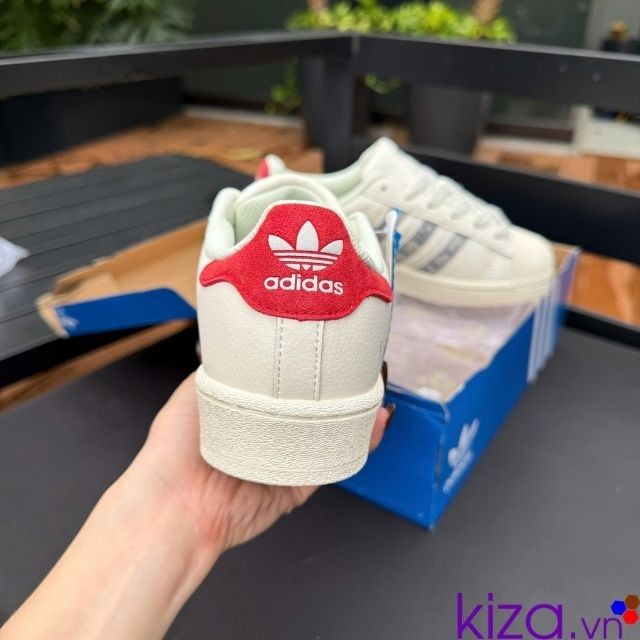 Giày Adidas nữ mũi sò